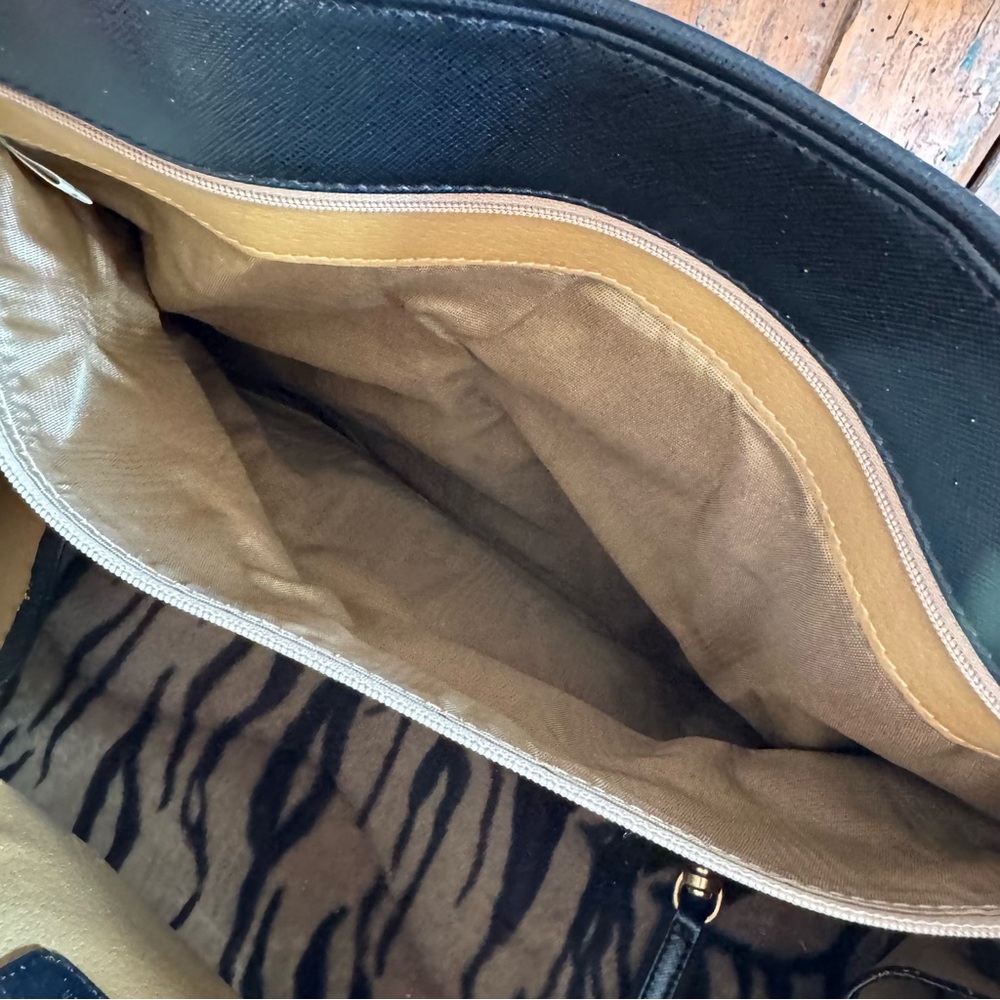 Cece Cord Couture Leather Doggy Duffle RARE! - Picture 11 of 16